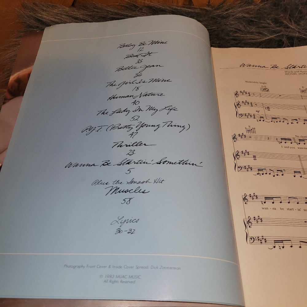 "Vintage 1983 Michael Jackson Thriller Piano Vocal Guitar Songbook  Sheet Music - Picture 8 of 15